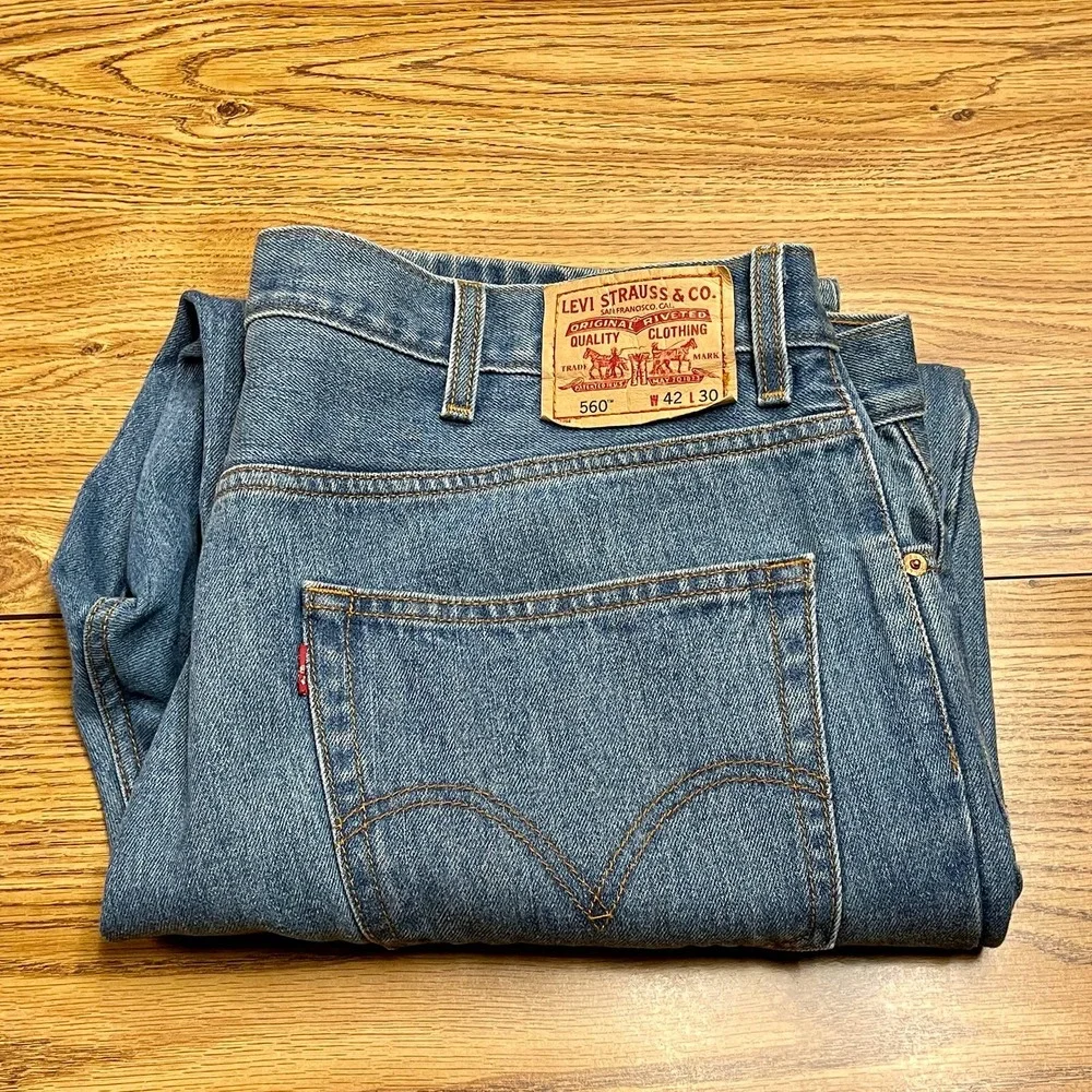 Levi's Men's 560 Medium Wash Denim Jeans 42 x 30 S895-916